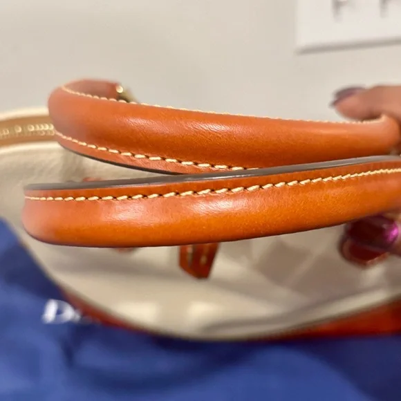 🌟Authentic Dooney & Bourke Pebble Grain Zip Zip Satchel 🌟 - Picture 7 of 11